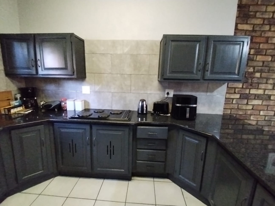 2 Bedroom Property for Sale in Safari Gardens North West